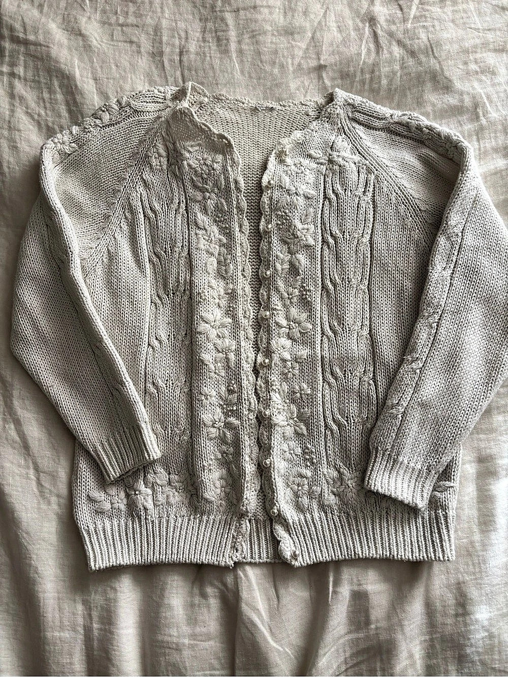 Cream Floral Knit Cardigan Grannycore Feminine Cottage Cozy size M